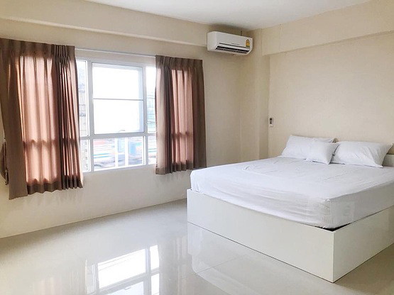 1 Bed Condo — photo 3