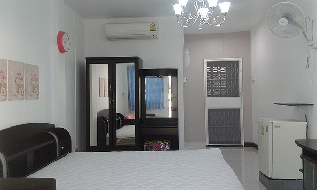 1 Bed Condo — photo 4