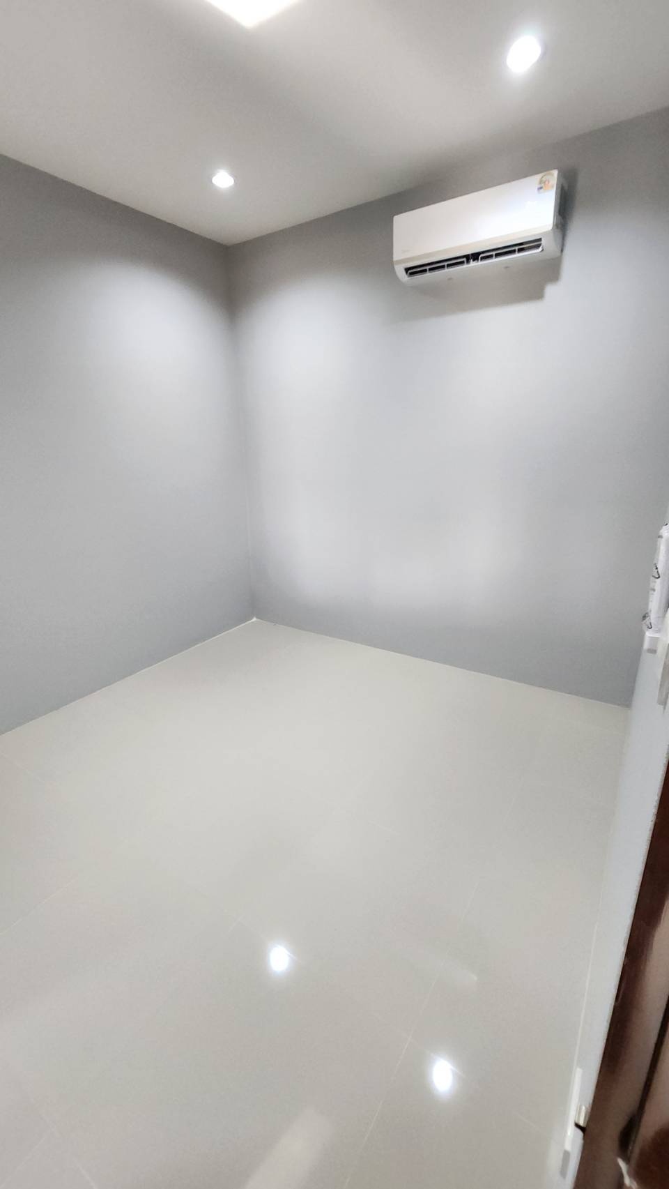 1 Bed Condo — photo 2