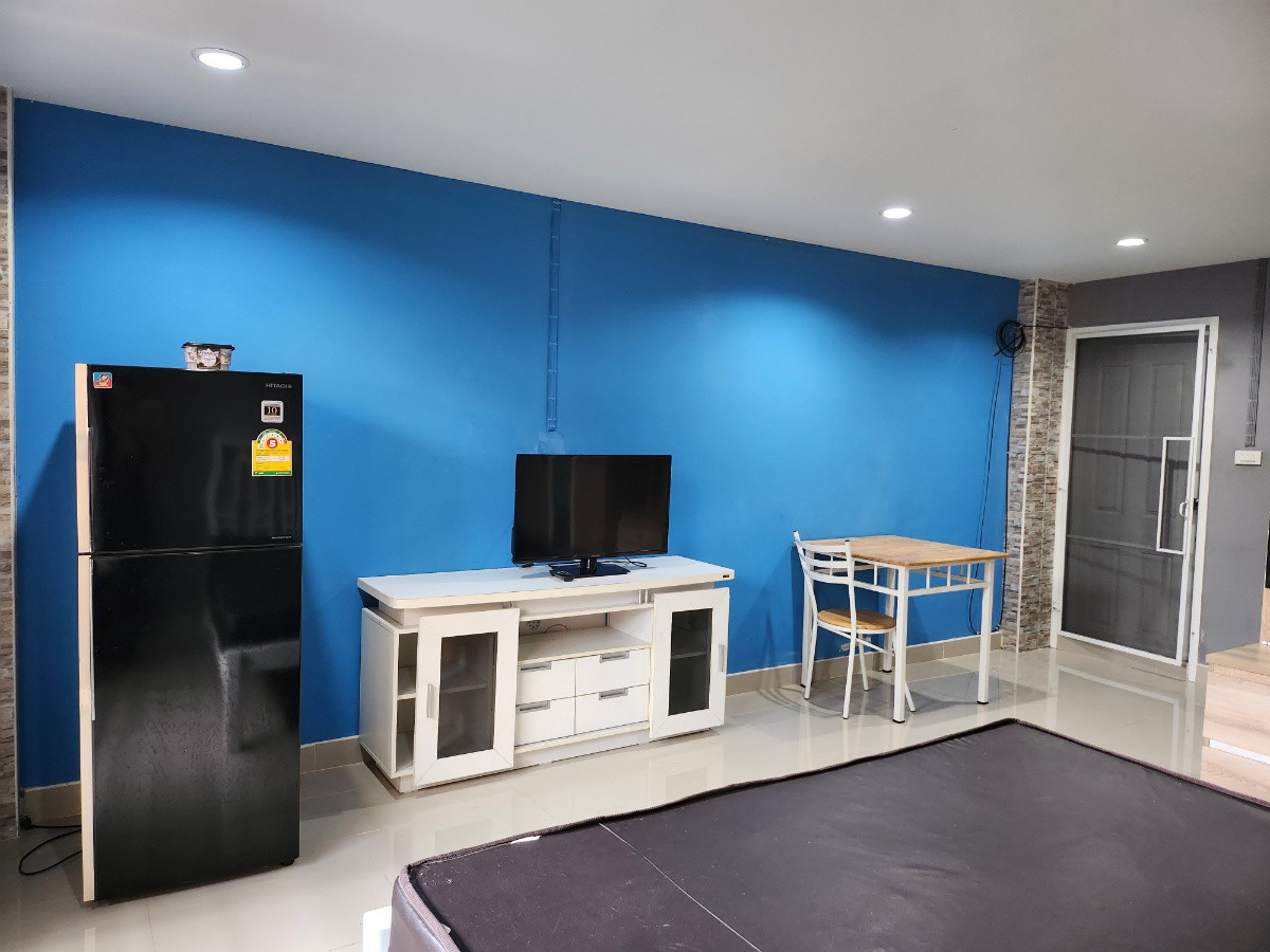 1 Bed Condo — photo 2