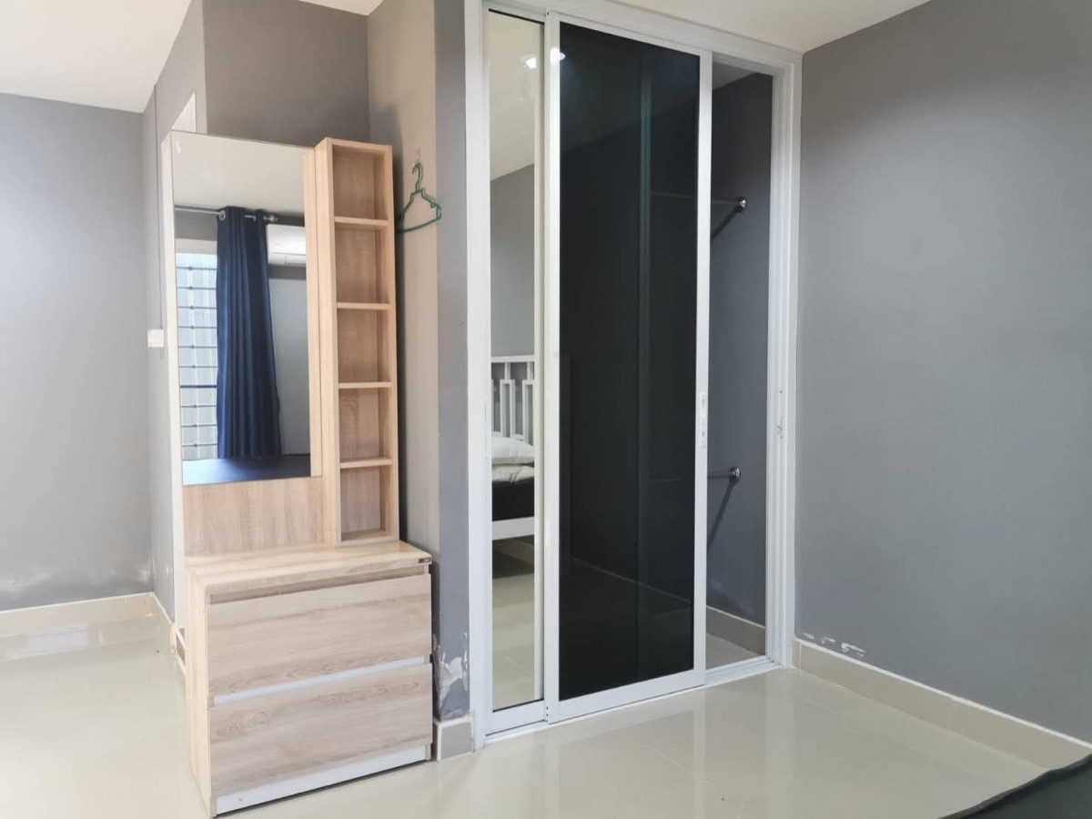 1 Bed Condo — photo 3