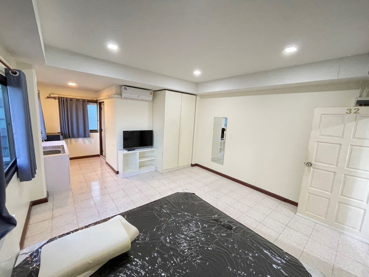1 Bed Condo · Huai Khwang, bangkok — photo 3