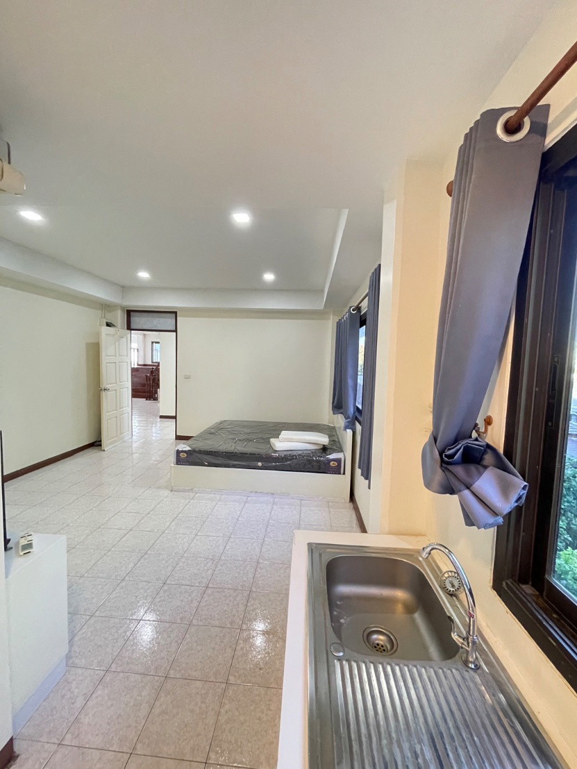 1 Bed Condo · Huai Khwang, bangkok — photo 4