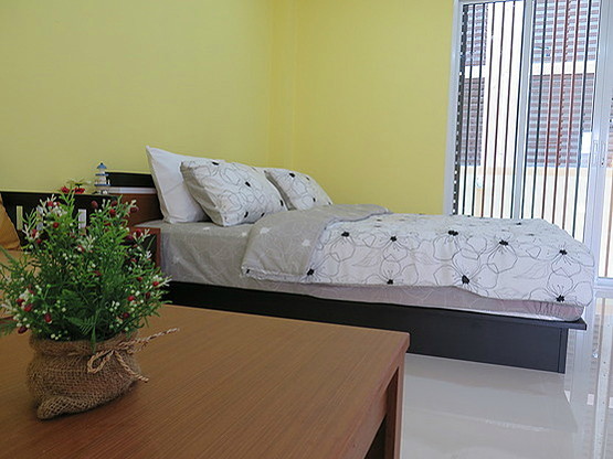 1 Bed Condo — photo 2