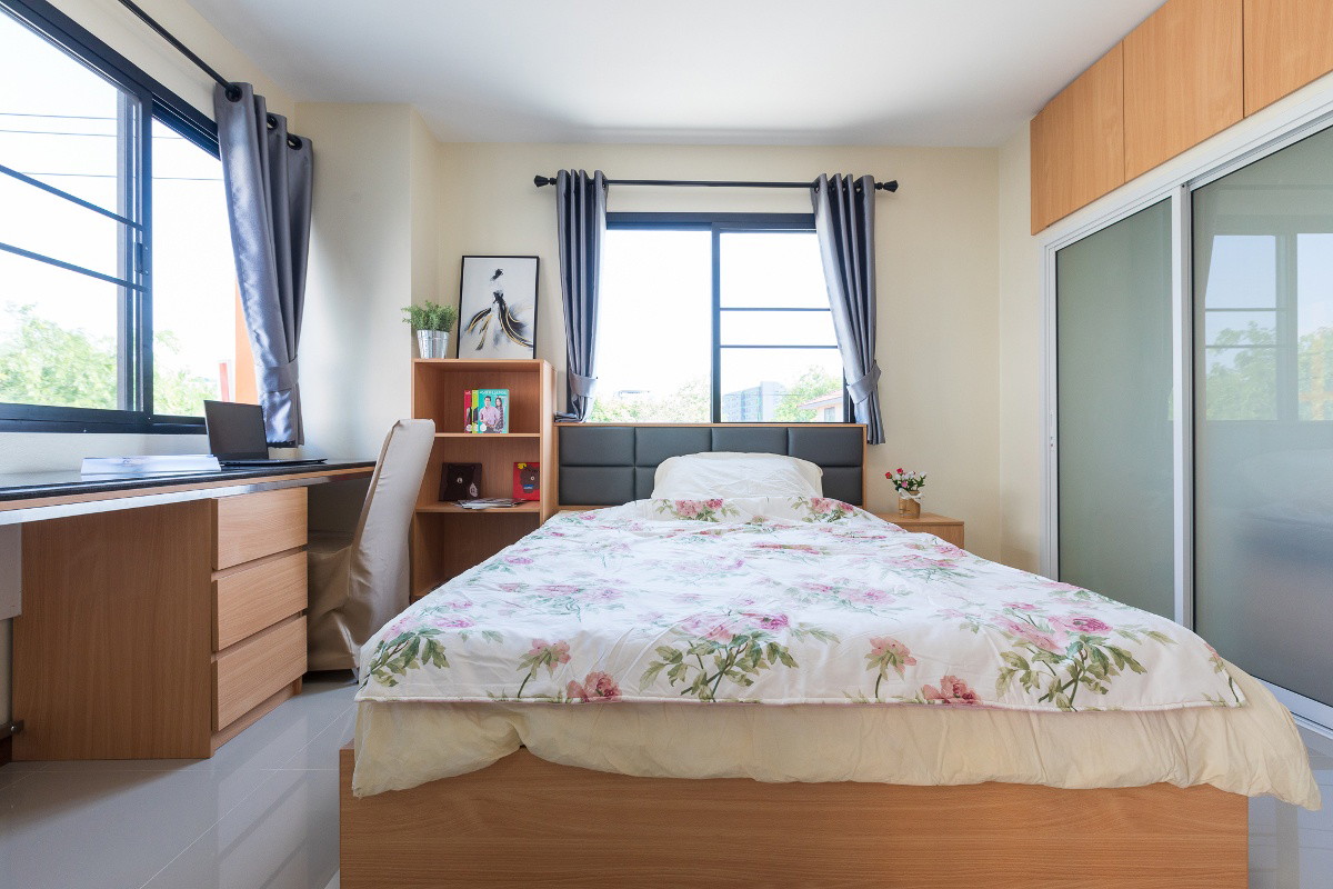 1 Bed Condo — photo 3