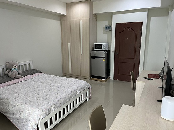 1 Bed Condo — photo 1