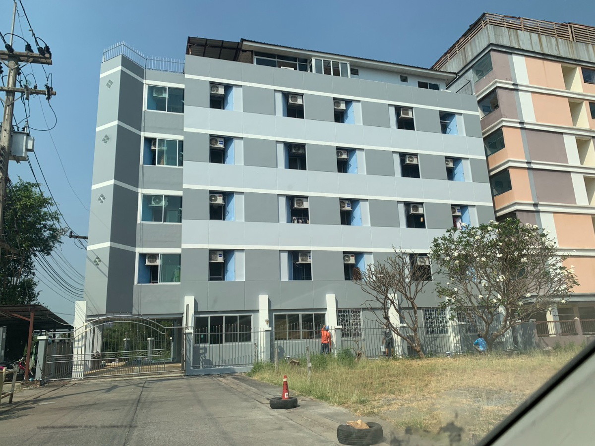 1 Bed Condo — photo 1