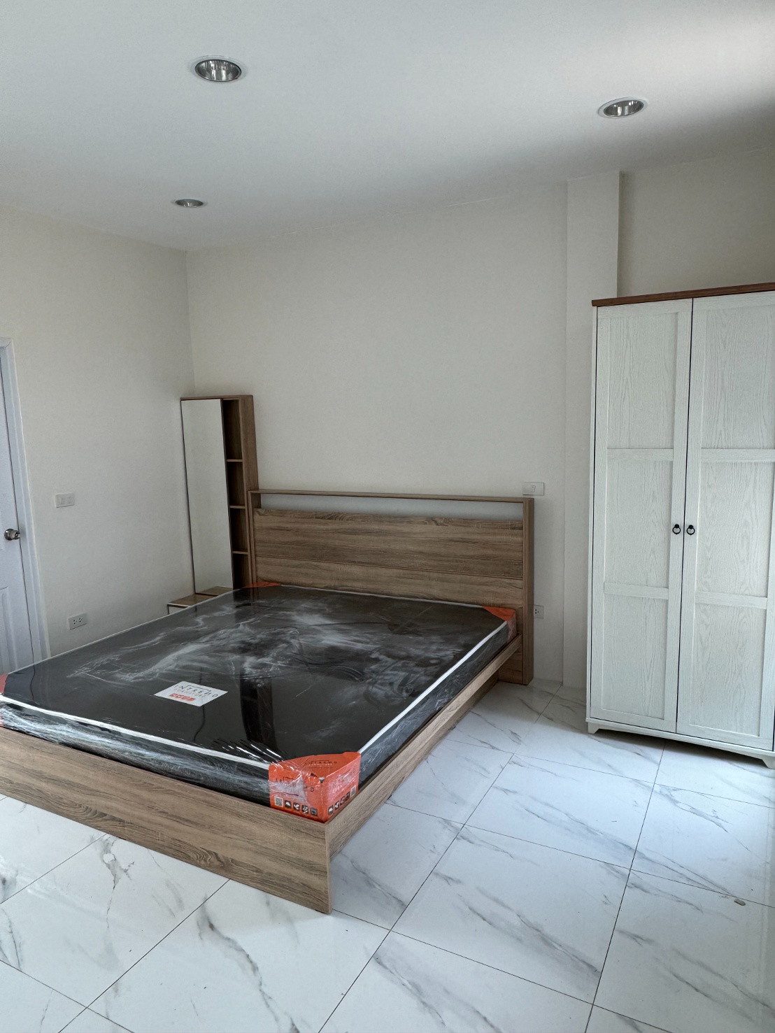 1 Bed Condo · Thawi Watthana, bangkok — photo 2
