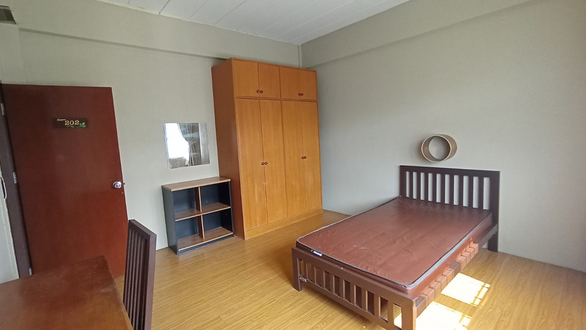 1 Bed Condo — photo 2