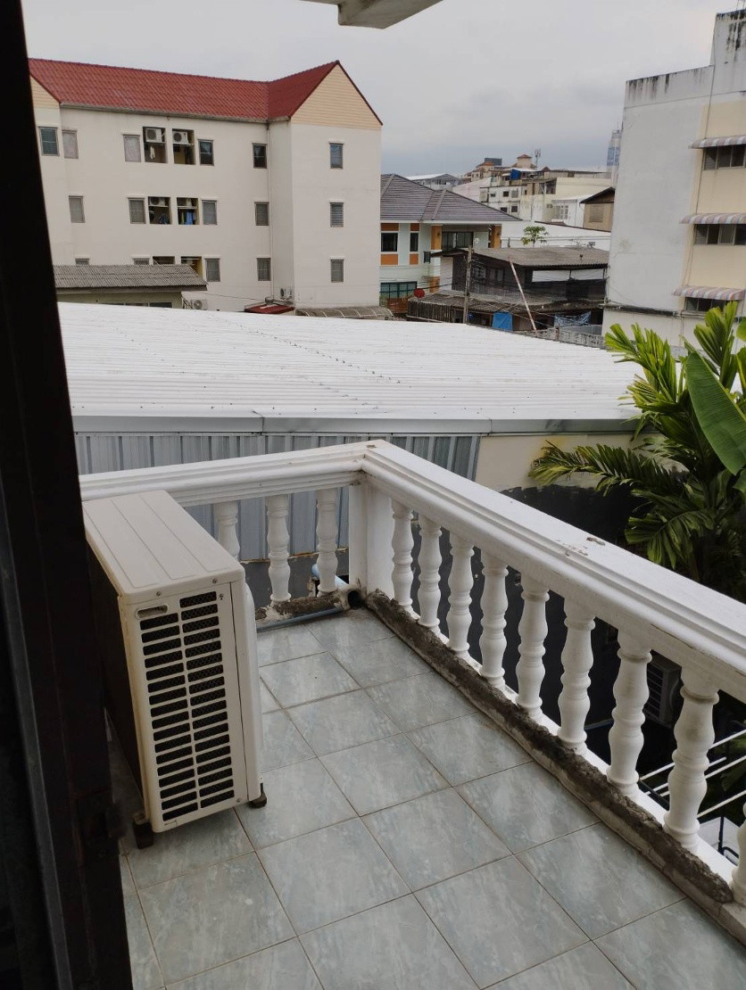 Condo · Huai Khwang, bangkok — photo 4