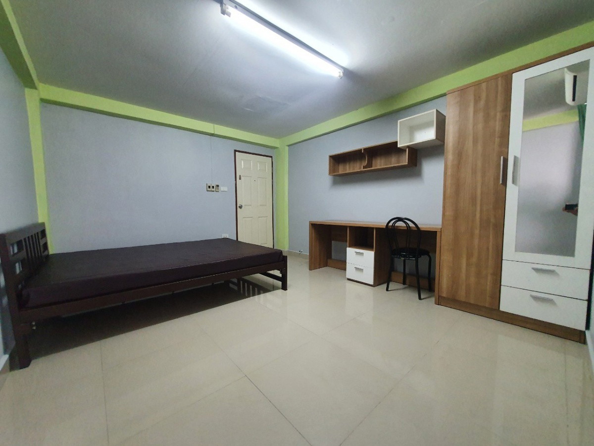 1 Bed Condo — photo 1