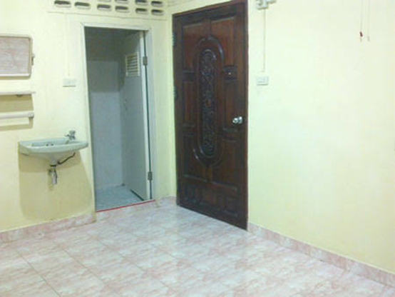 1 Bed Condo · Khlong Toei, bangkok — photo 2