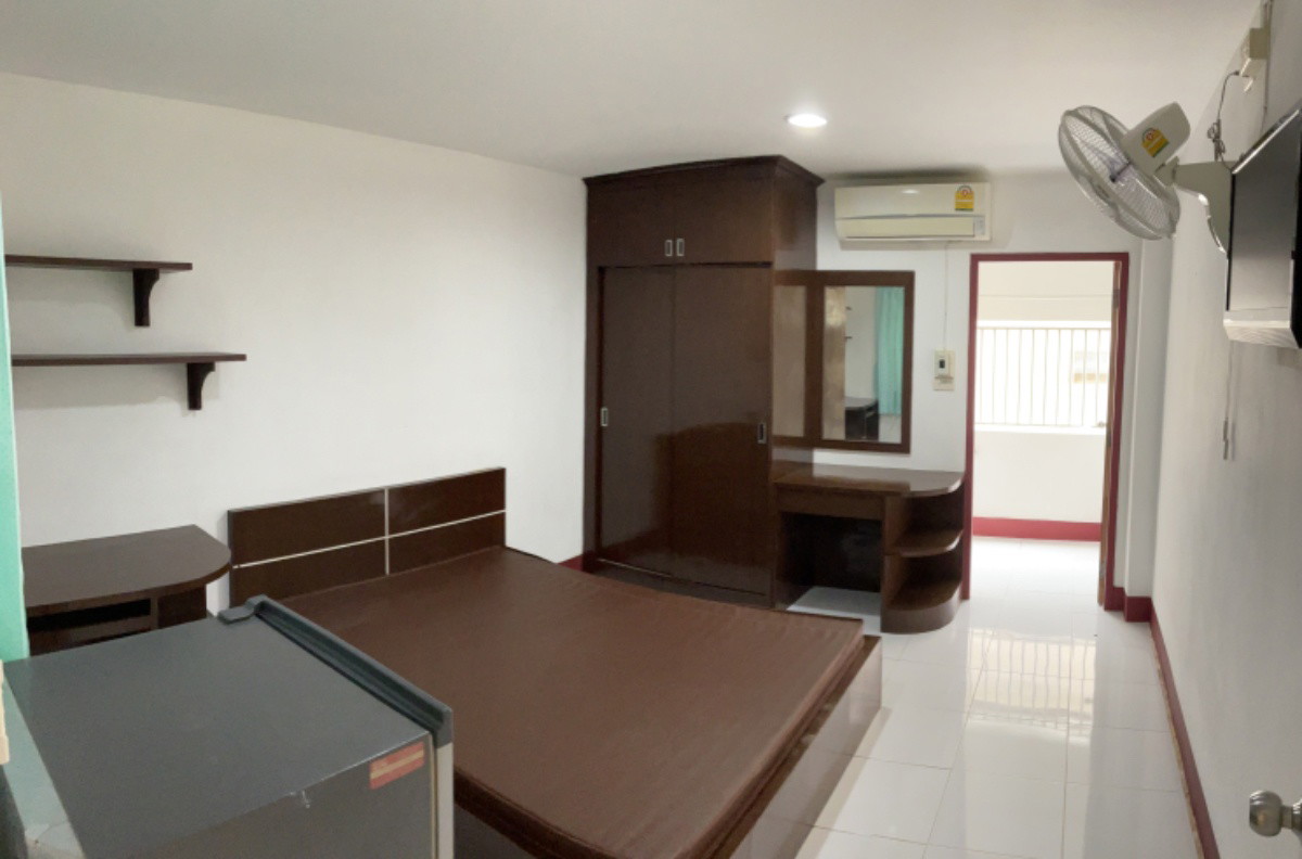 1 Bed Condo — photo 1