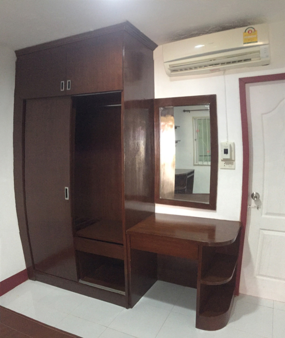 1 Bed Condo — photo 2