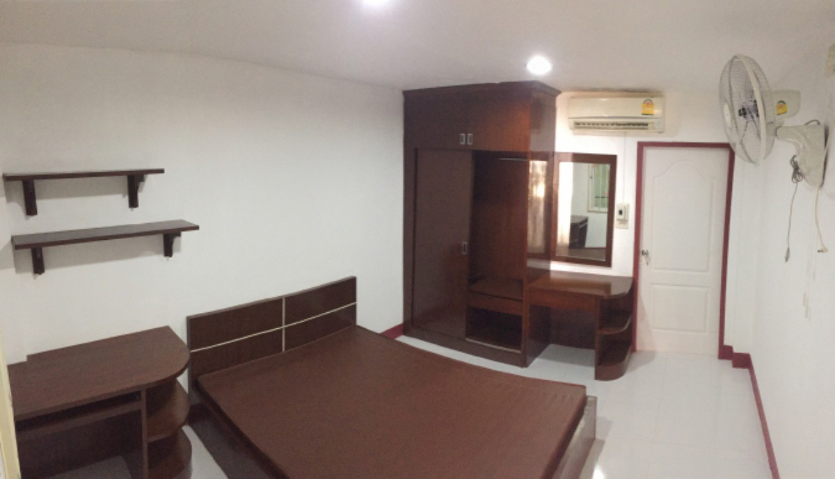 1 Bed Condo — photo 4
