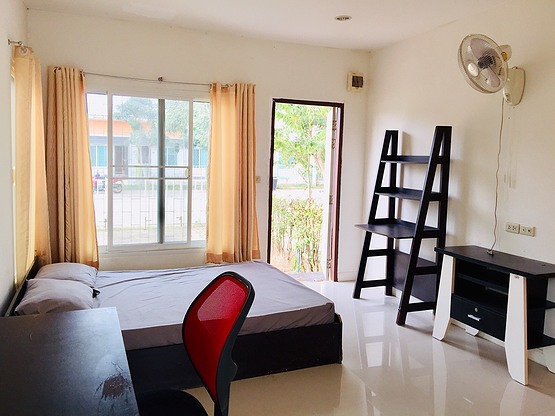 1 Bed Condo — photo 3