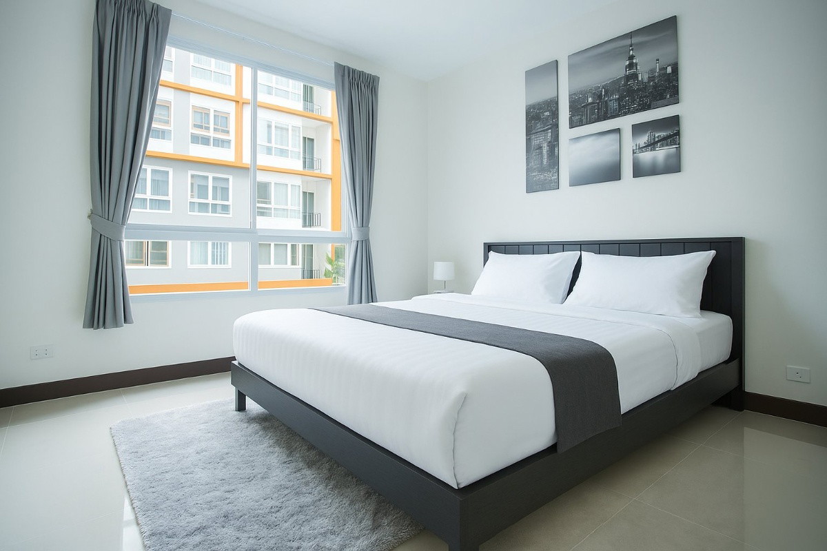 1 Bed Condo — photo 2