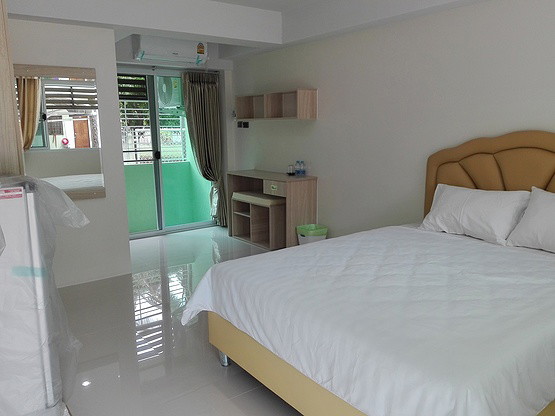 Condo — photo 1