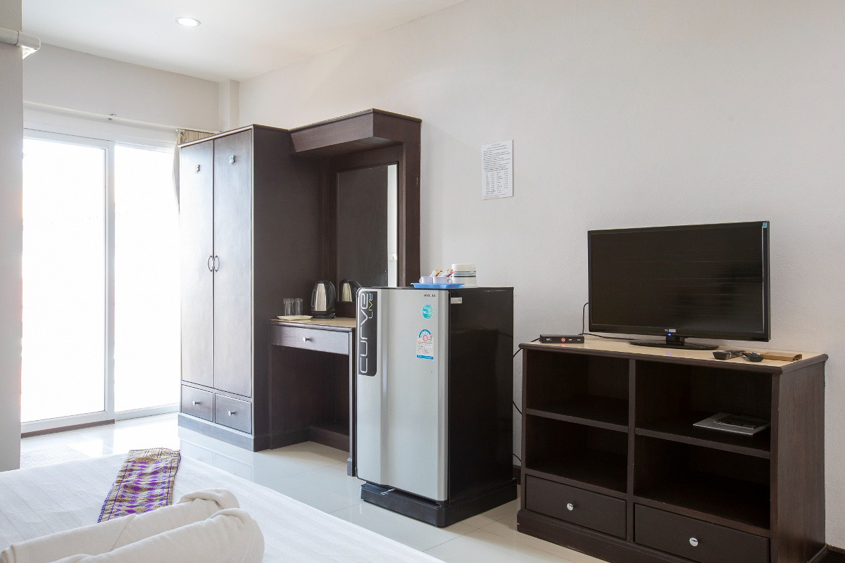1 Bed Condo — photo 3