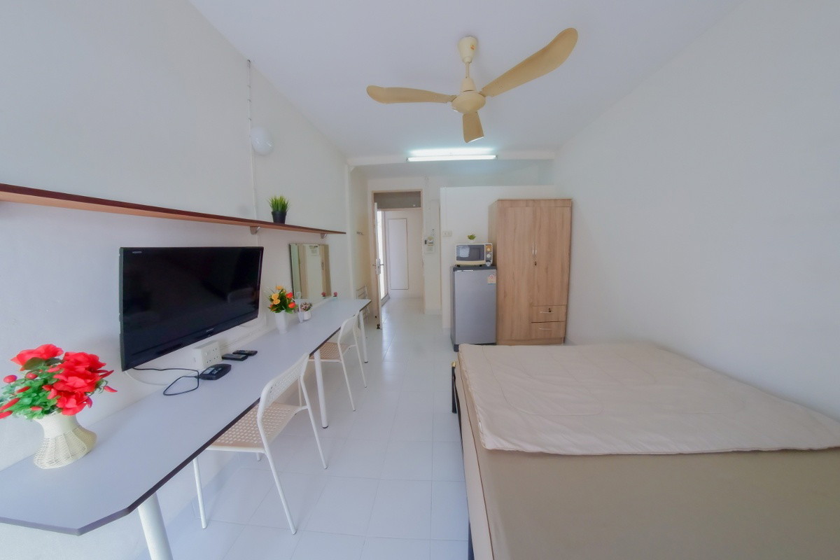 1 Bed Condo · Khlong San, bangkok — photo 1