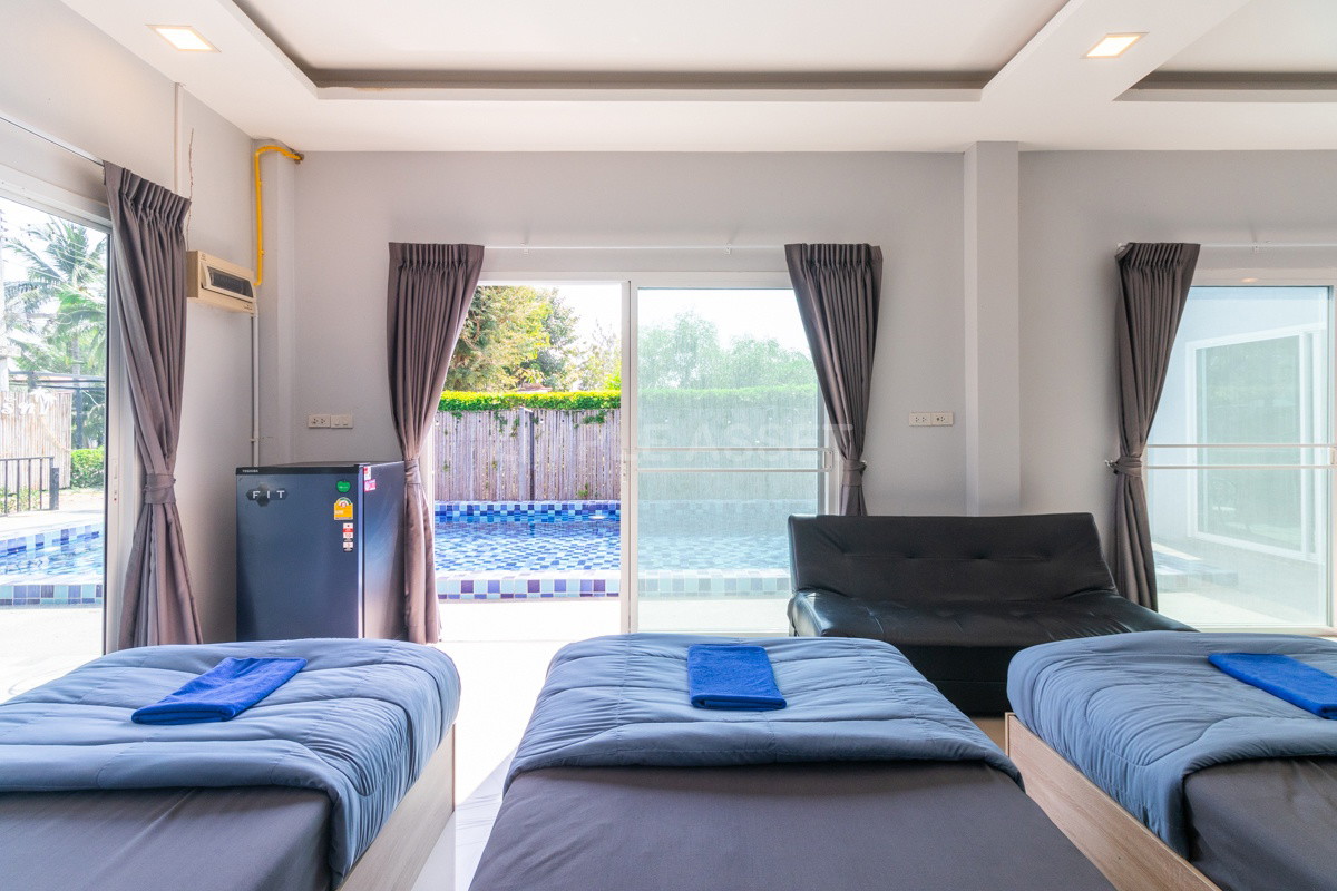 1 Bed Condo — photo 1