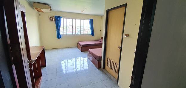 1 Bed Condo — photo 2