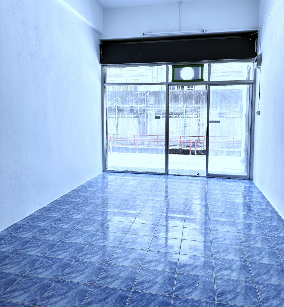 Condo · Huai Khwang, bangkok — photo 1
