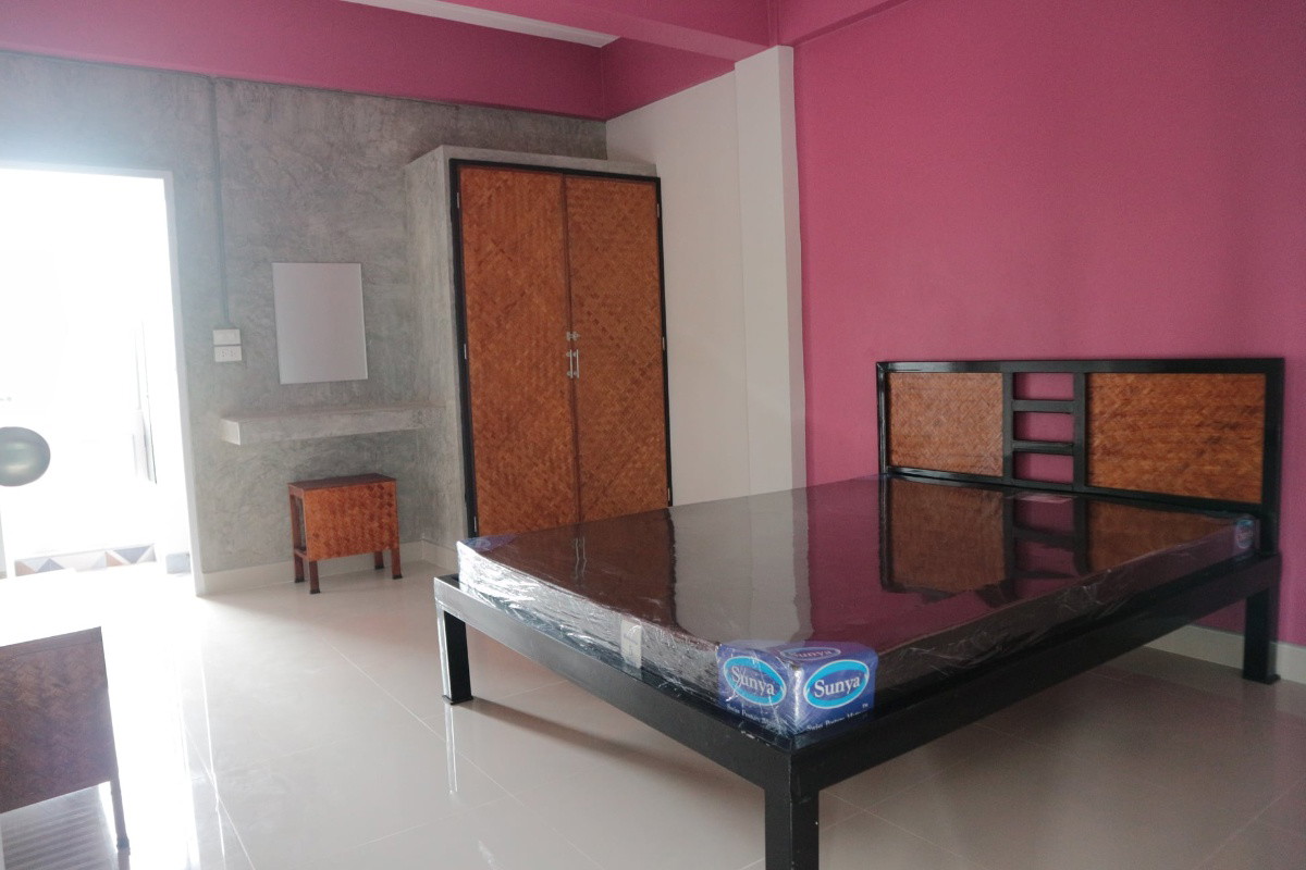 1 Bed Condo — photo 4