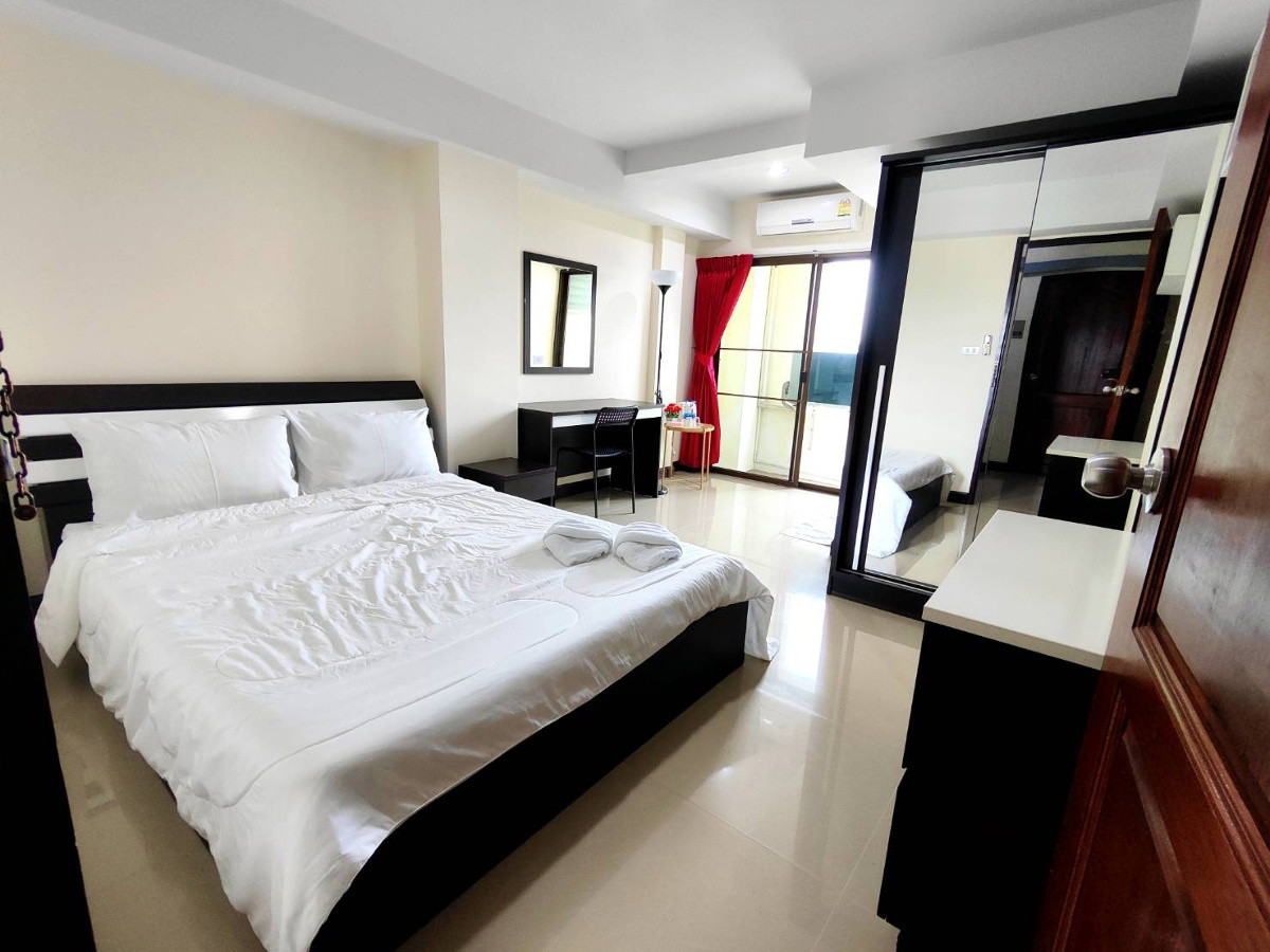 Condo · Khlong San, bangkok — photo 1