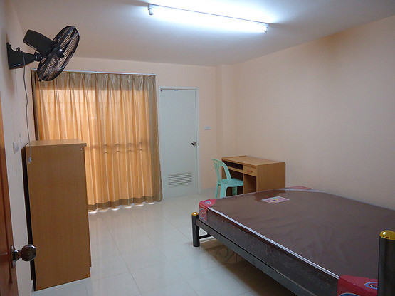 1 Bed Condo — photo 2