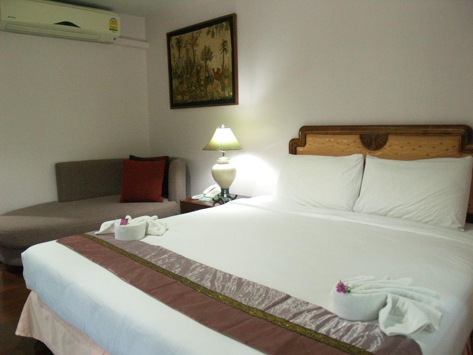 1 Bed Condo — photo 2