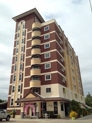 1 Bed Condo — photo 1