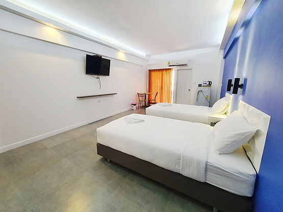 1 Bed Condo — photo 4