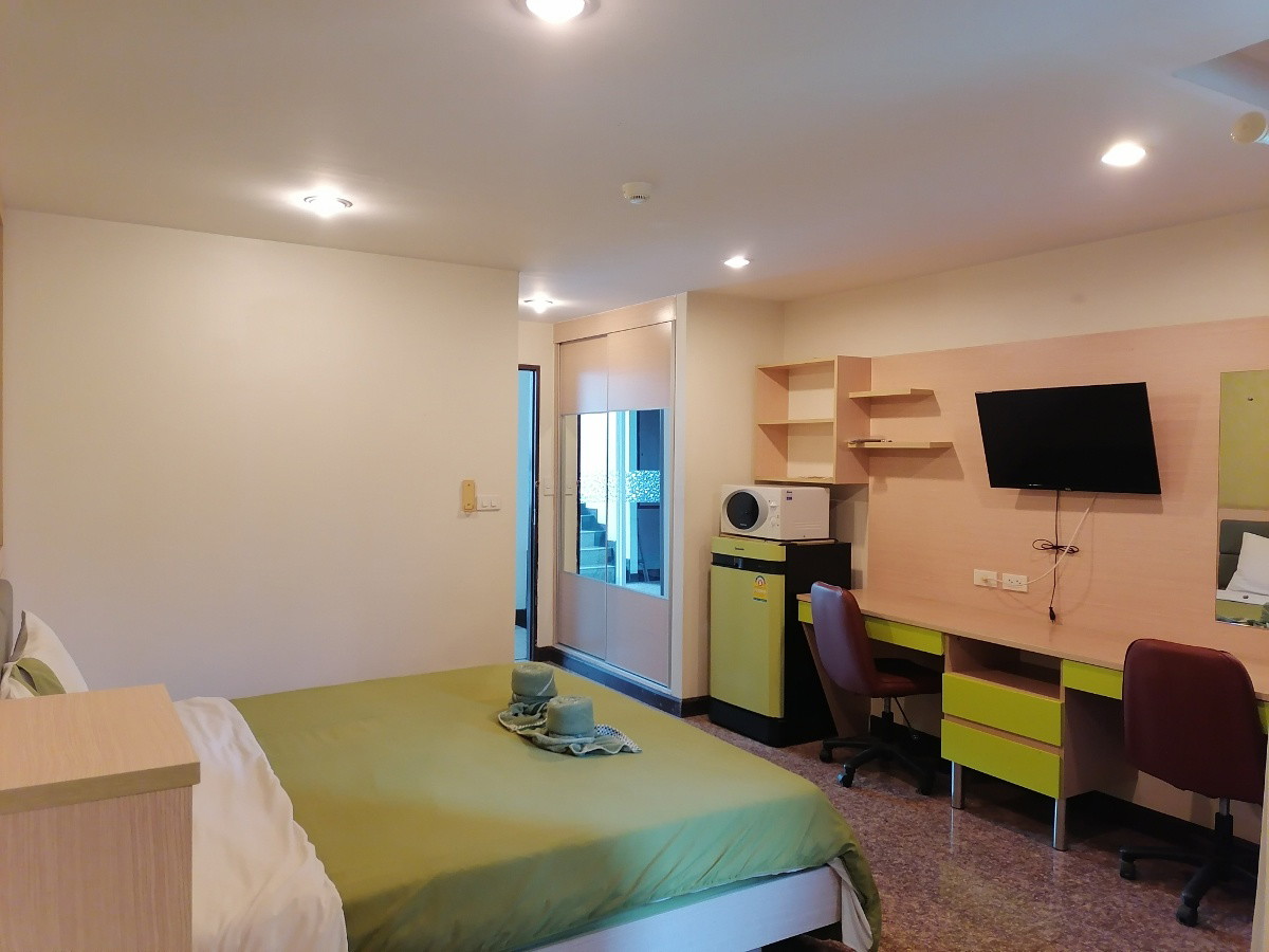 1 Bed Condo — photo 1