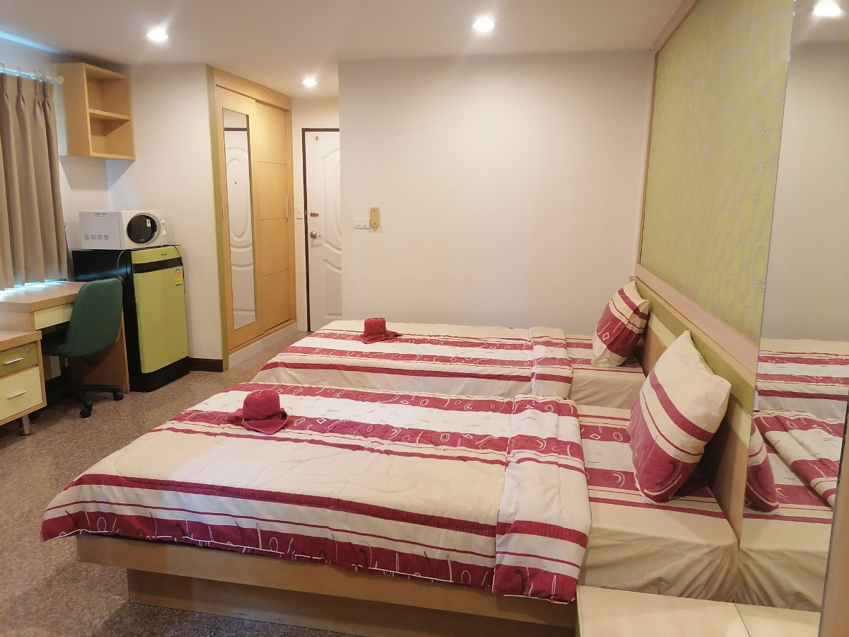 1 Bed Condo — photo 2
