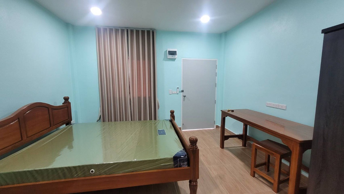 Condo — photo 1