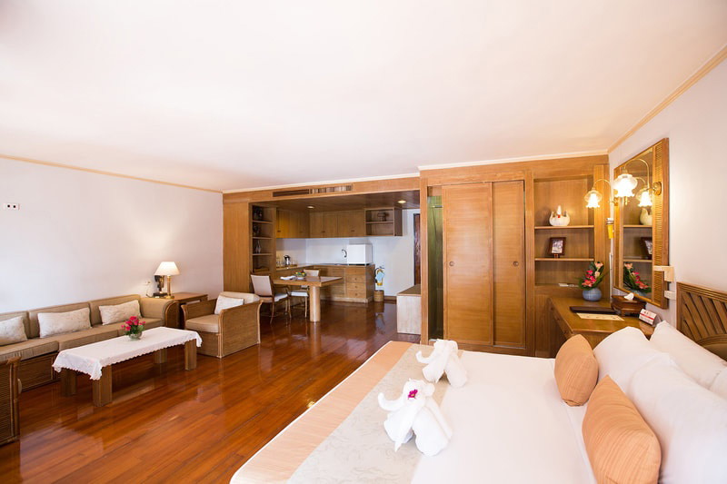1 Bed Condo — photo 2