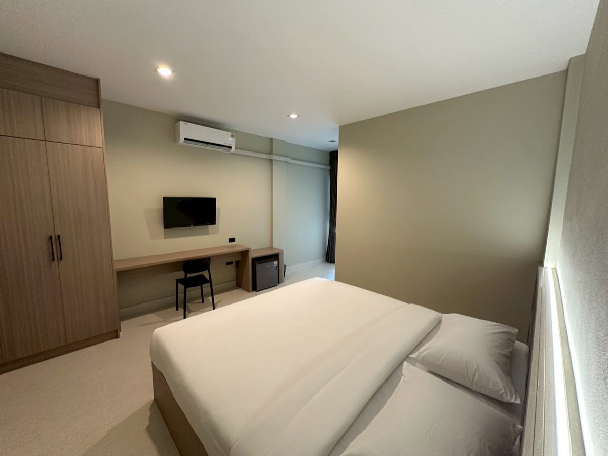 Oliver Thonburi — photo 1