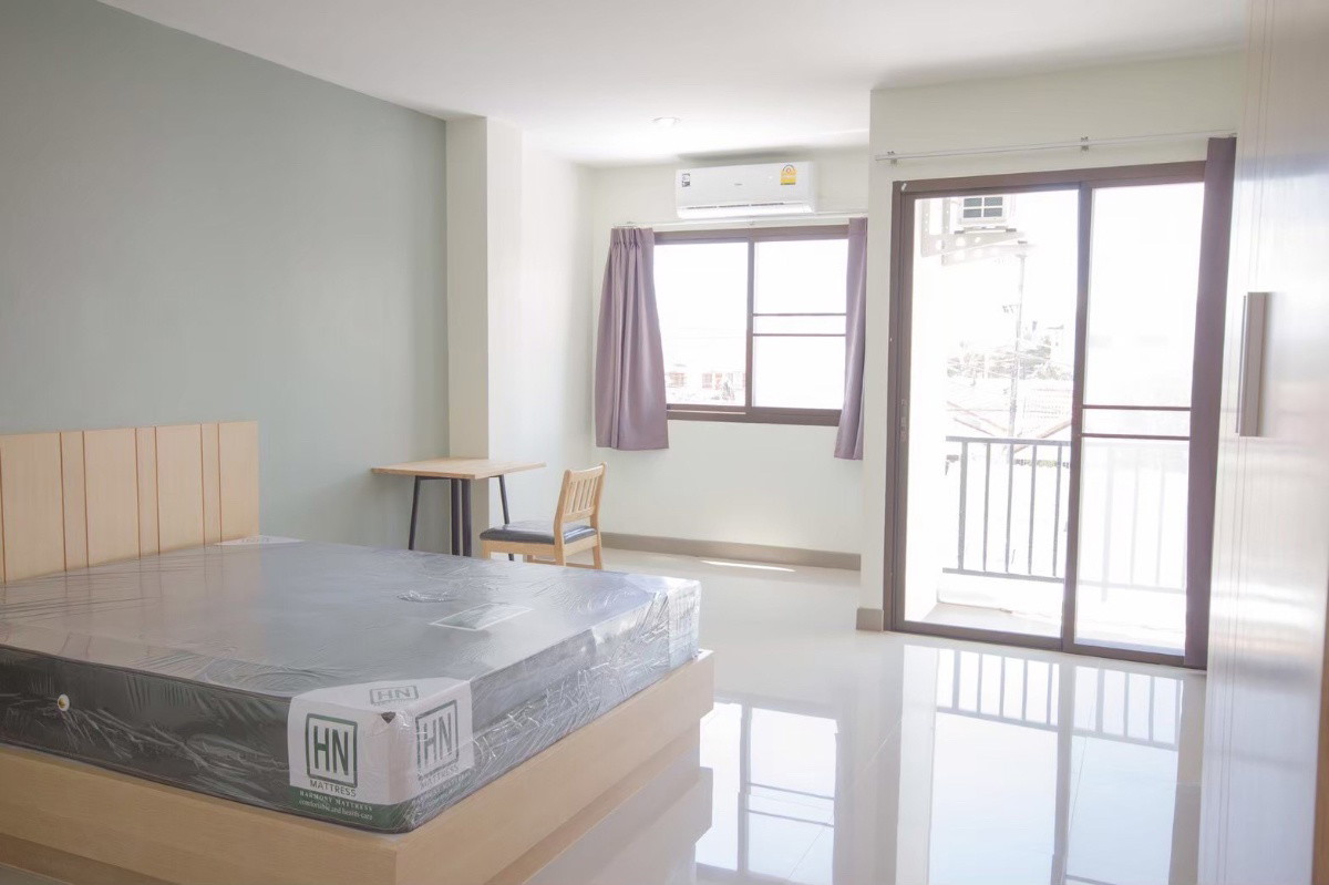 Condo — photo 1