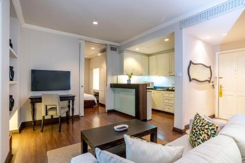 1 Bed Condo · Bang Rak, bangkok — photo 2