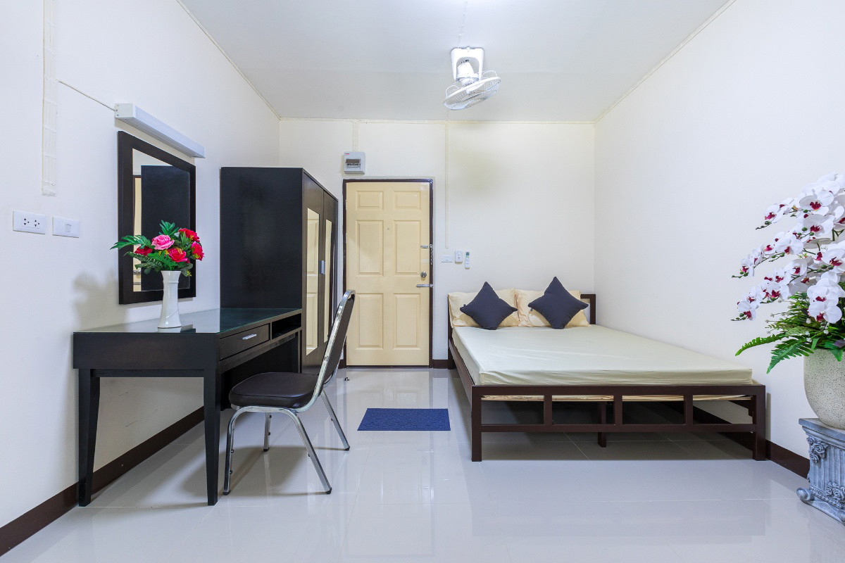 Condo — photo 1