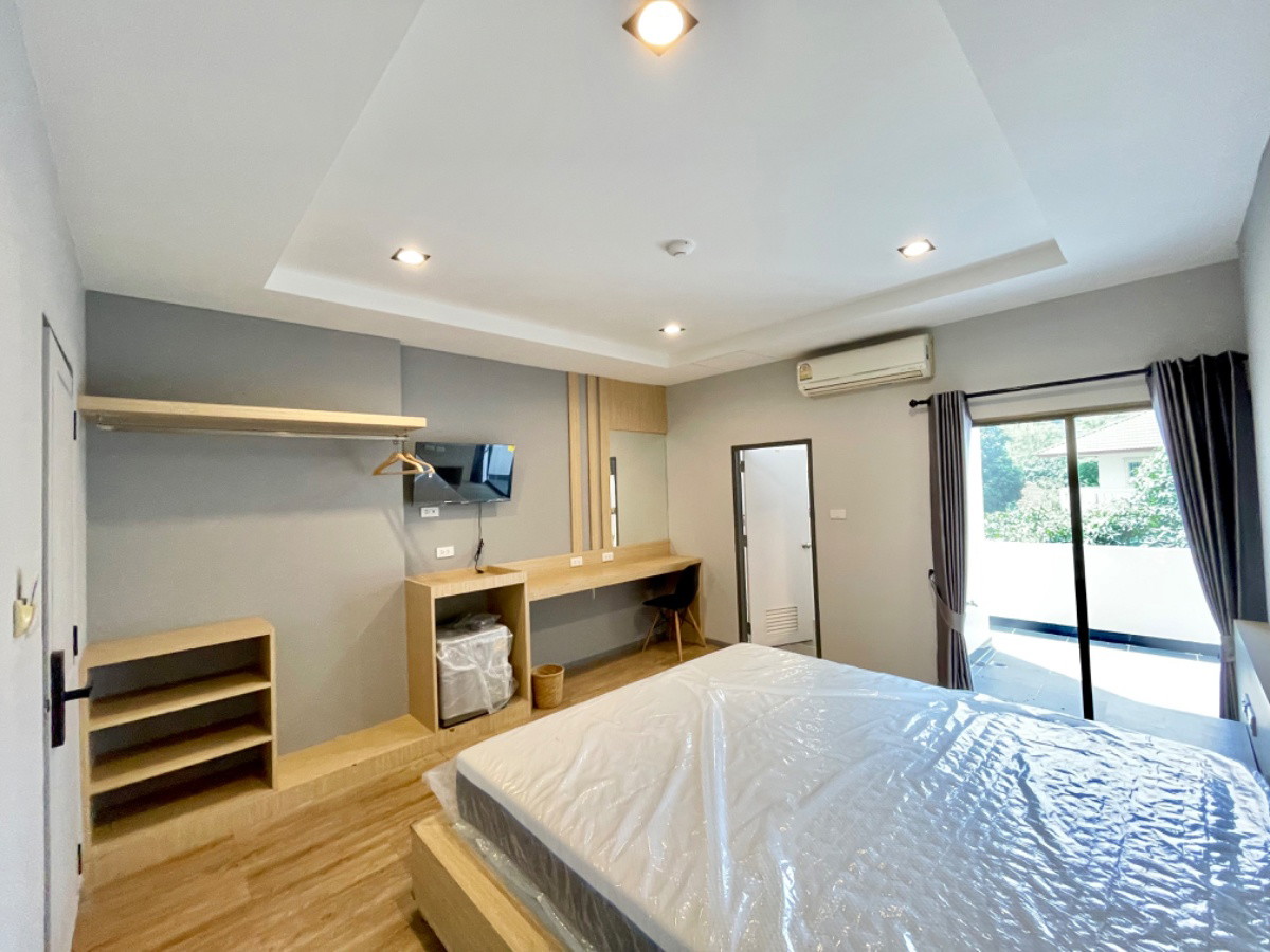 1 Bed Condo — photo 2