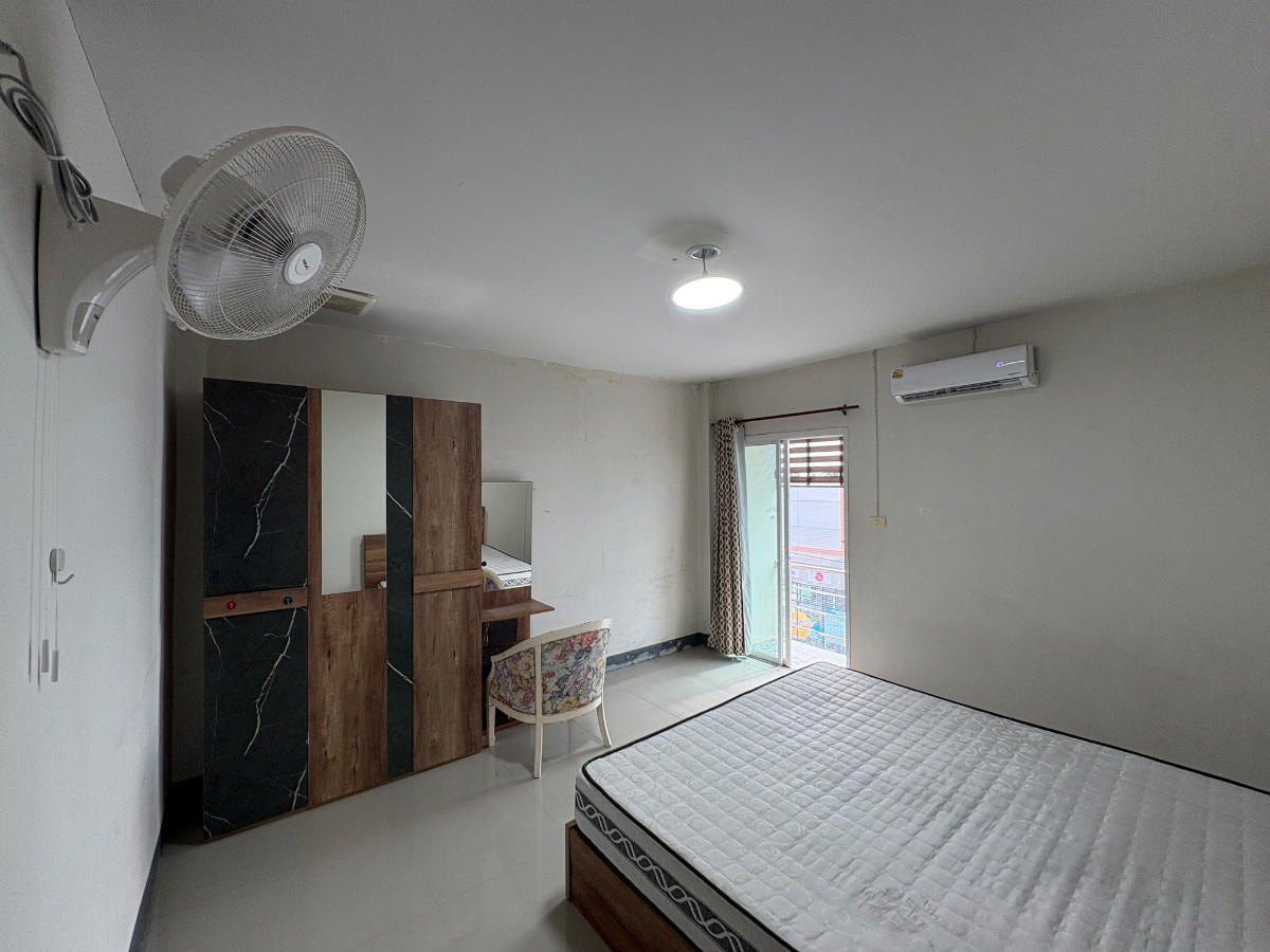 1 Bed Condo — photo 1