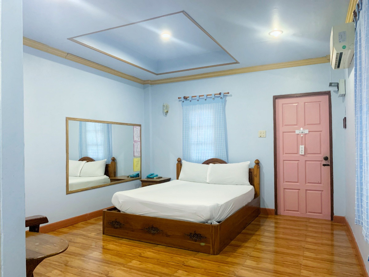 1 Bed Condo — photo 3