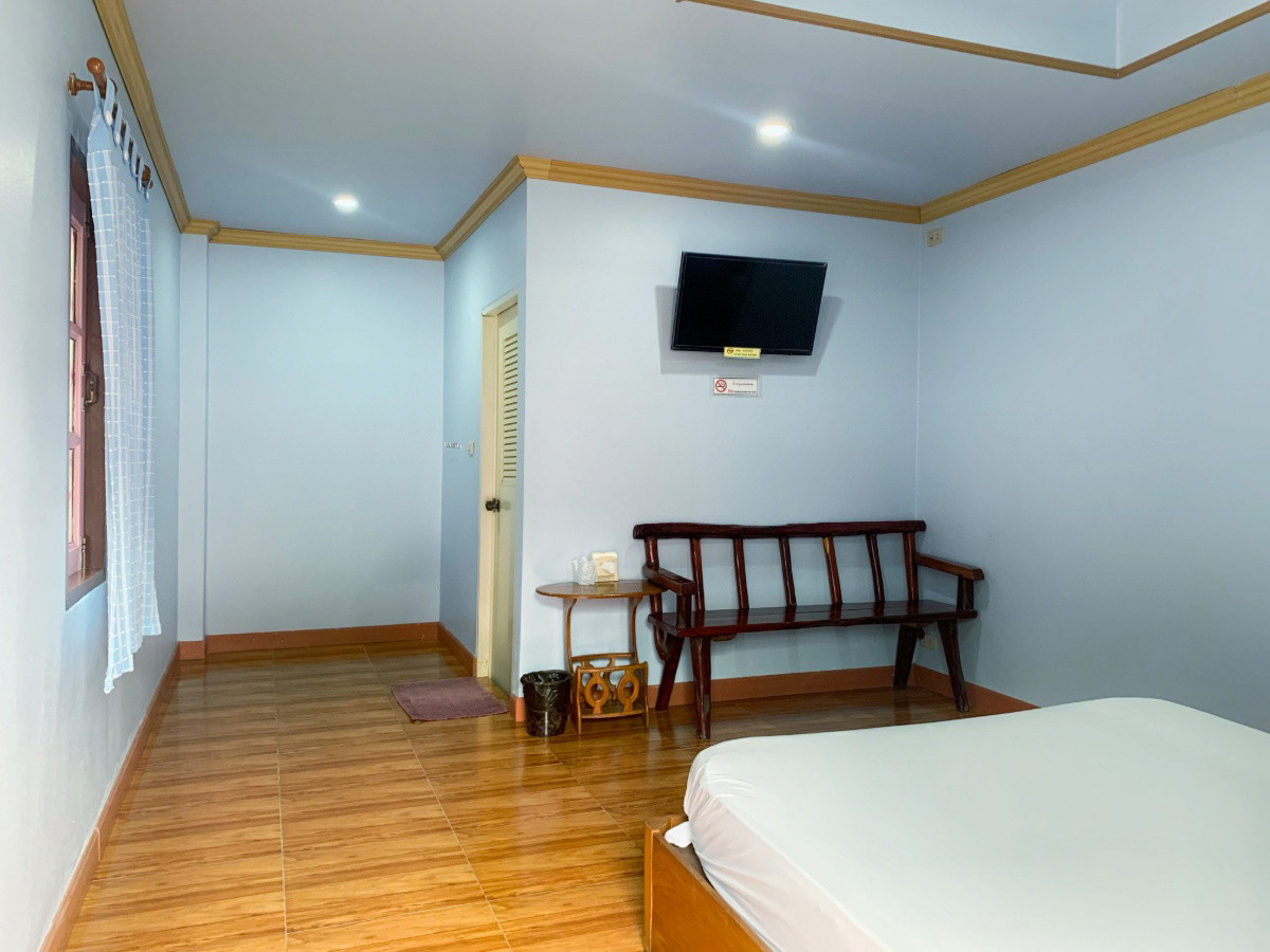 1 Bed Condo — photo 4