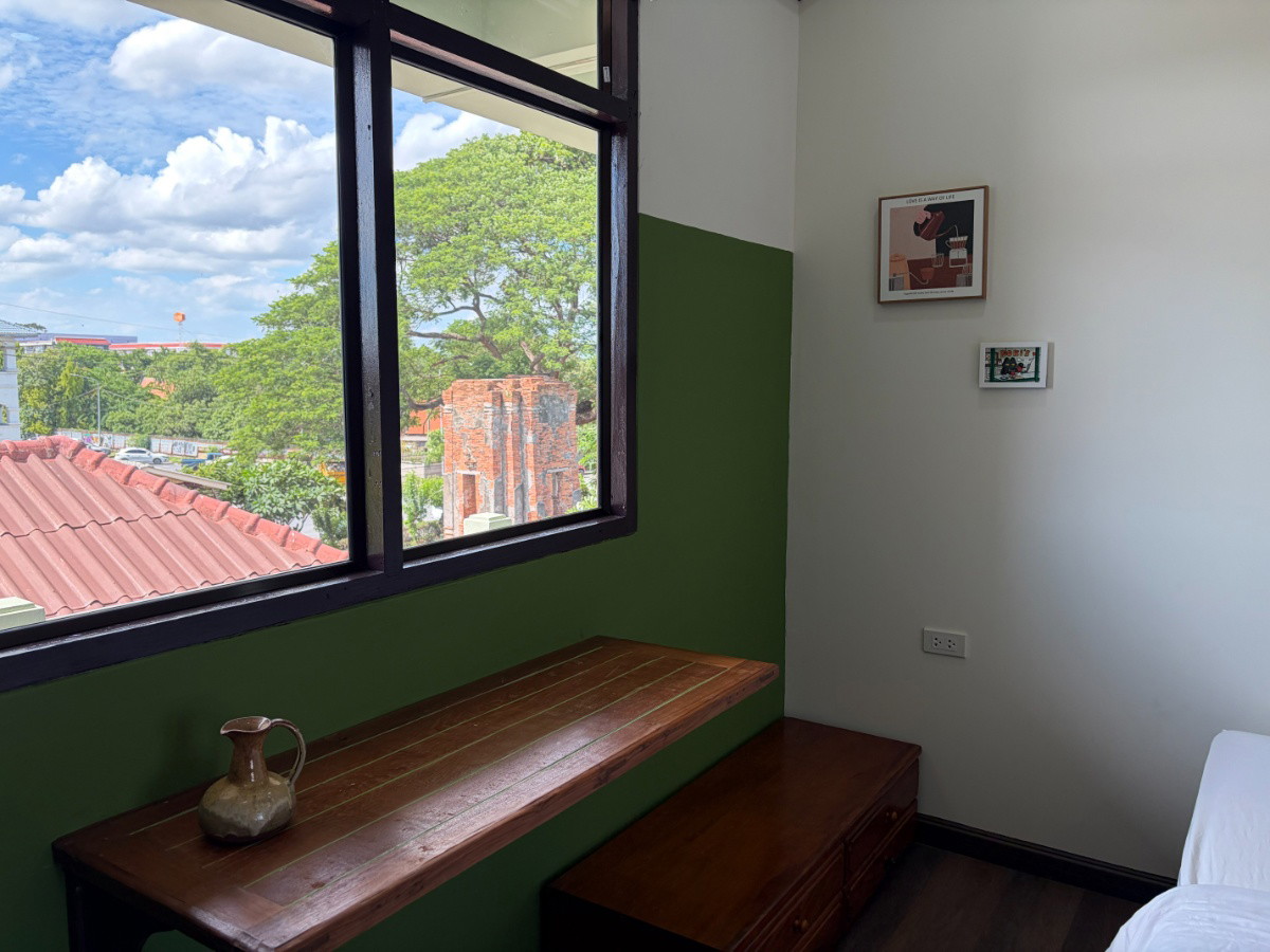 1 Bed Condo — photo 2