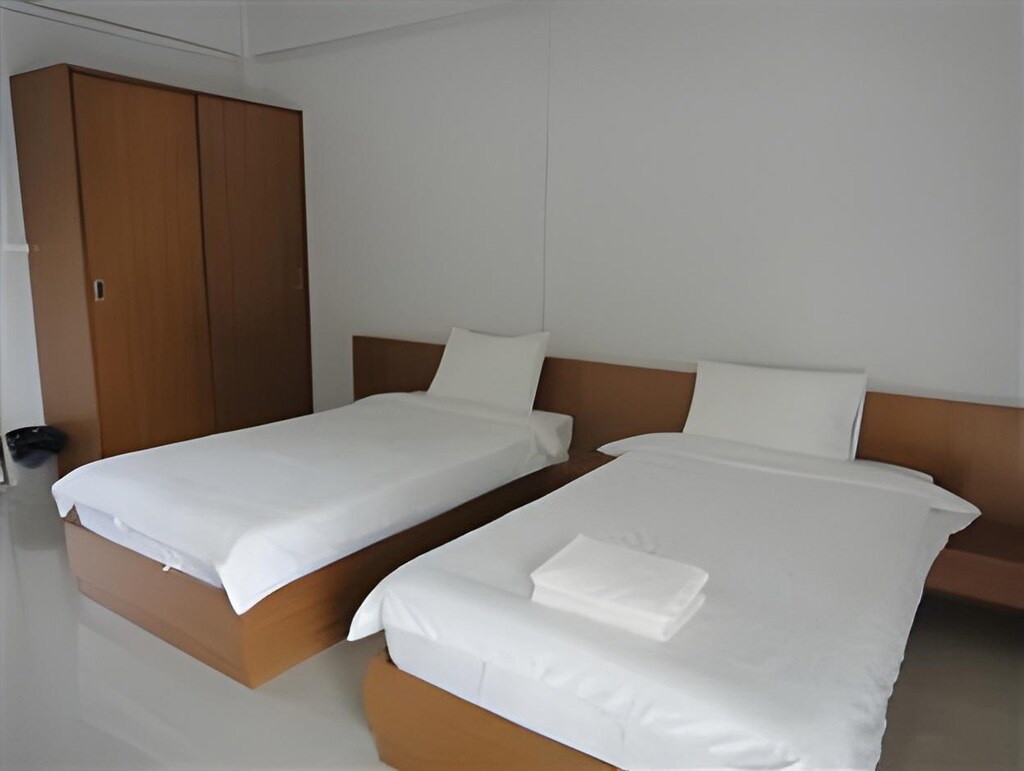 1 Bed Condo — photo 3