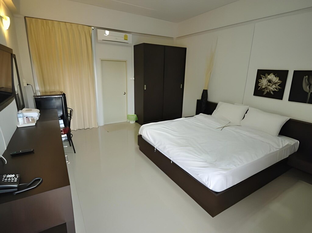 1 Bed Condo — photo 5