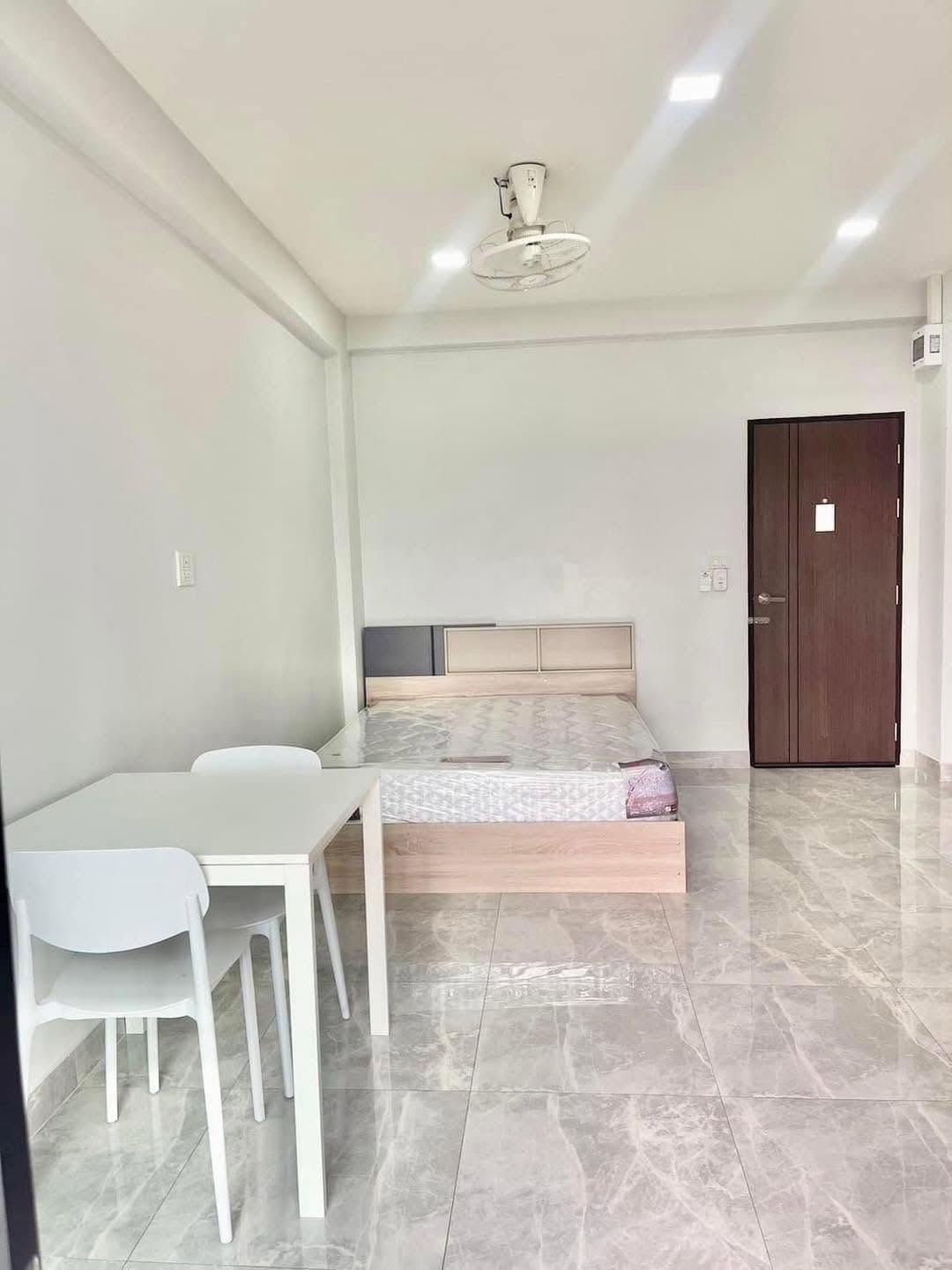 1 Bed Condo