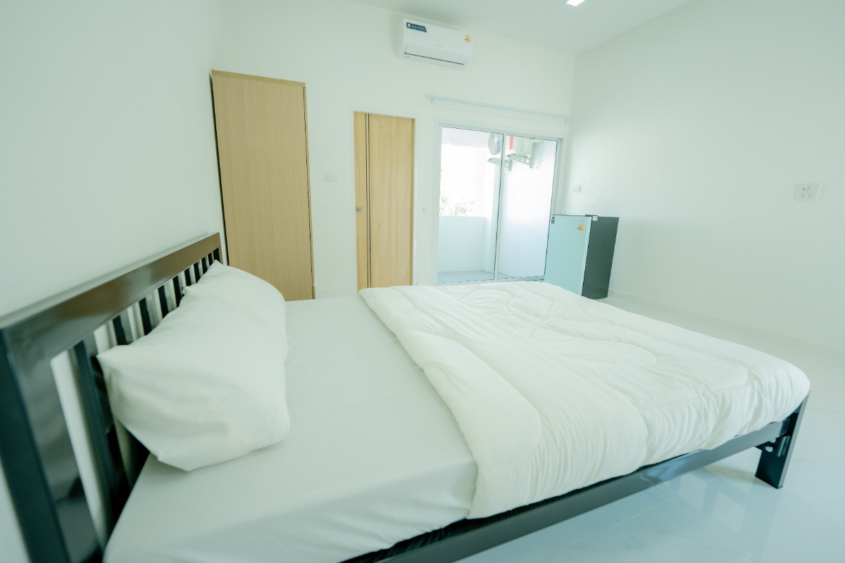 1 Bed Condo — photo 3